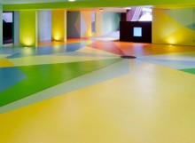 Suelo colorido y geométrico